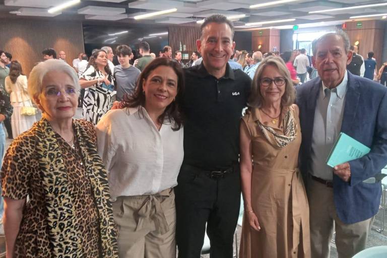 Encuentra el público respuestas en el libro de Gilberto Aispuro