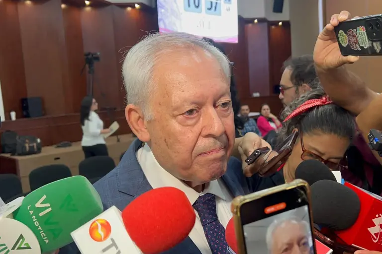 El Diputado local por el Partido Sinaloense Víctor Antonio Corrales Burgueño habla de la detención de su hijo.