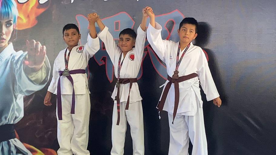 Suben al podio karatecas mazatlecos en la edición 13 de la Copa Oshii Shinobu