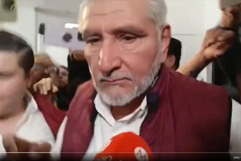 Adán Augusto reaparece en Consejo de Morena y acusa ‘politiquería’; morenistas lo respaldan