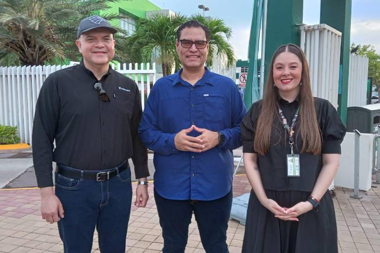 Regresan alumnos de Tecmilenio a nuevo ciclo escolar