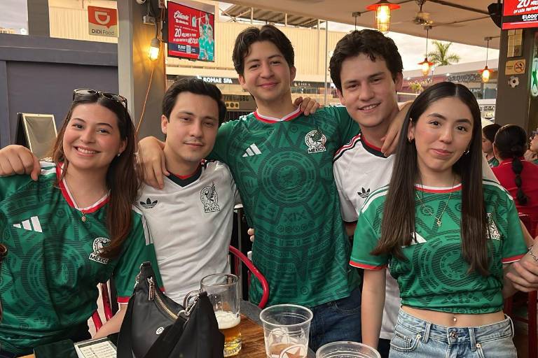 Festeja la afición sinaloense tercer triunfo de la selección mexicana