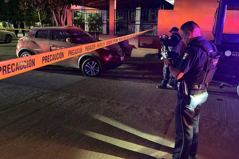 Balean un vehículo abandonado en la colonia Agustina Ramírez, en Culiacán