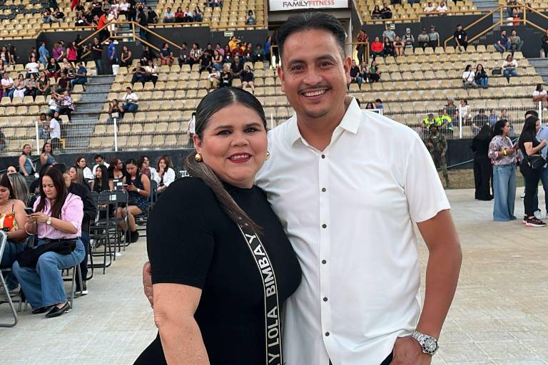 Bailan y cantan al ritmo de la Banda MS