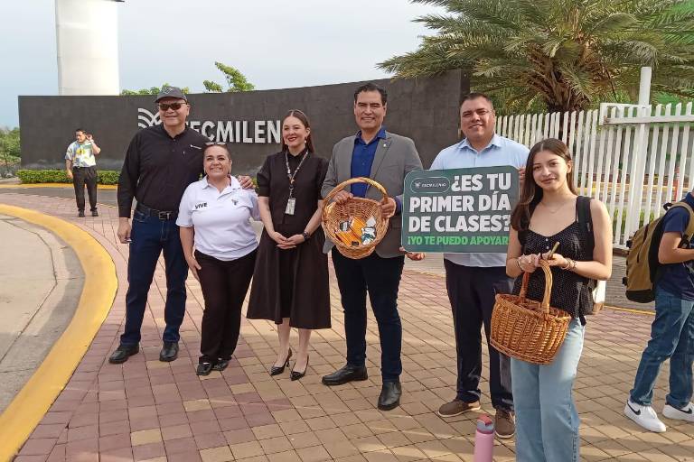 Regresan alumnos de Tecmilenio a nuevo ciclo escolar