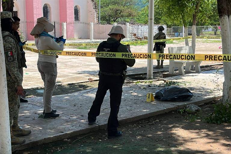 Localizan restos humanos en bolsa negra en Tepuche, Culiacán