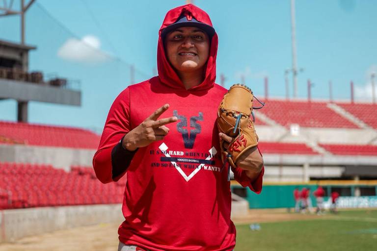 Contento de estar un año más con Venados: Juan Pablo Téllez