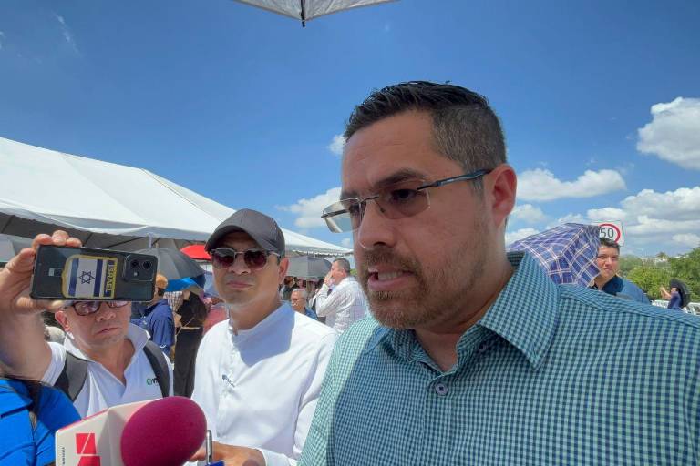 Estable, esposa de mando estatal asesinado en ataque a balazos en Culiacán