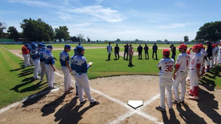 Ayuntamiento de Navolato supervisa obra de mejoramiento del estadio de beisbol de Los Ángeles