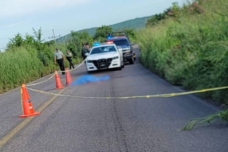 Encuentran a hombre atropellado en la salida norte de Escuinapa