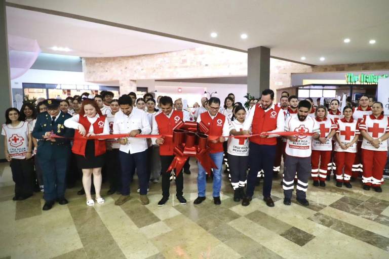 Destaca Cruz Roja el trabajo de sus héroes en ‘Retratos que salvan vidas’