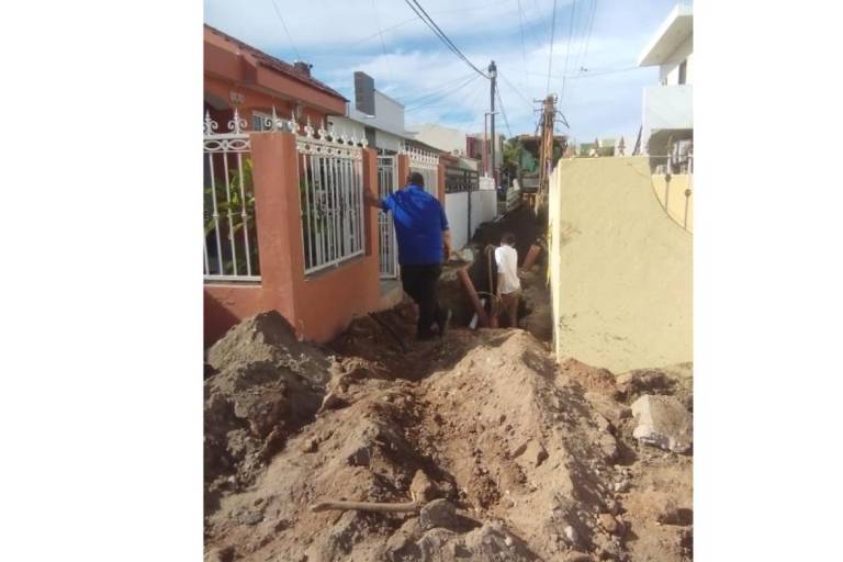 Tras denuncia de vecinos, Jumapam trabaja en sustitución de drenaje colapsado en el Infonavit Jabalíes