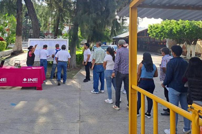 INE frena a 160 militantes de Morena como capacitadores electorales y 33 del frente opositor