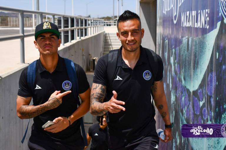 De la playa nudista, de la Reforma Eléctrica y del Mazatlán F.C., de las noticias para esta mañana