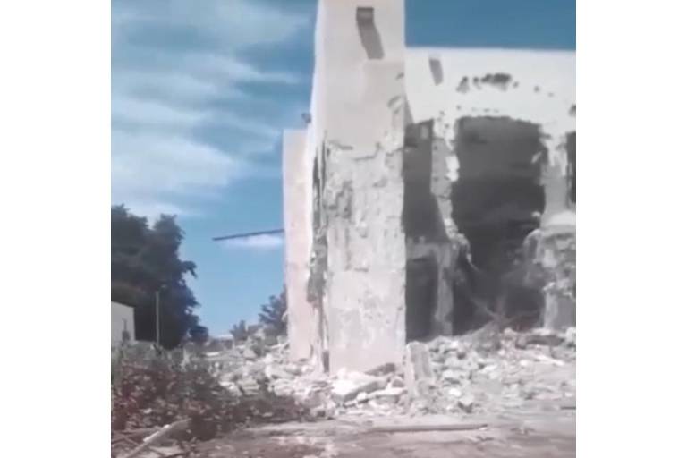 Regresan para terminar de destrozar capilla de la familia de ‘El Licenciado’