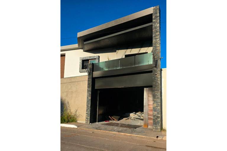 Vandalizan e incendian por segunda vez una residencia en el sector Tres Ríos, en Culiacán