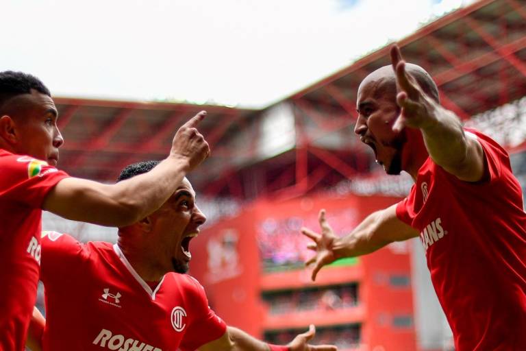 Toluca se mete a la Liguilla con goleada a Bravos