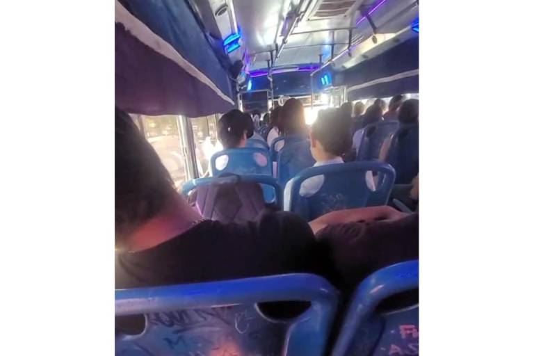 Retumban ‘narcocorridos’ en transporte público de Culiacán, pese a violencia
