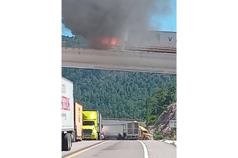 Reportan seis personas muertas en la Mazatlán-Durango, pero SSP solo confirma dos