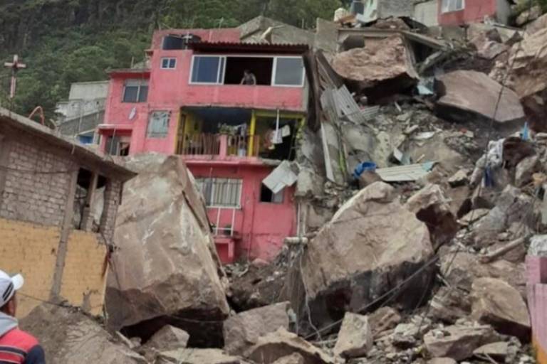 Derrumbe en el Cerro del Chiquihuite en EDOMEX; al menos cuatro casas sepultadas
