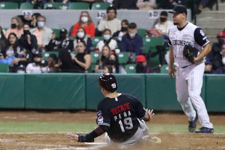 Tomateros de Culiacán corta mala racha en el Kuroda Park