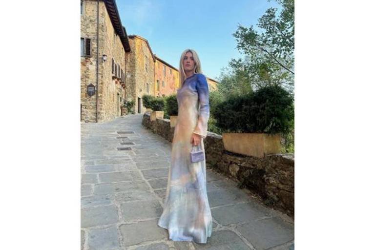 Asiste la mazatleca Fer Medina a la boda de Michelle Salas