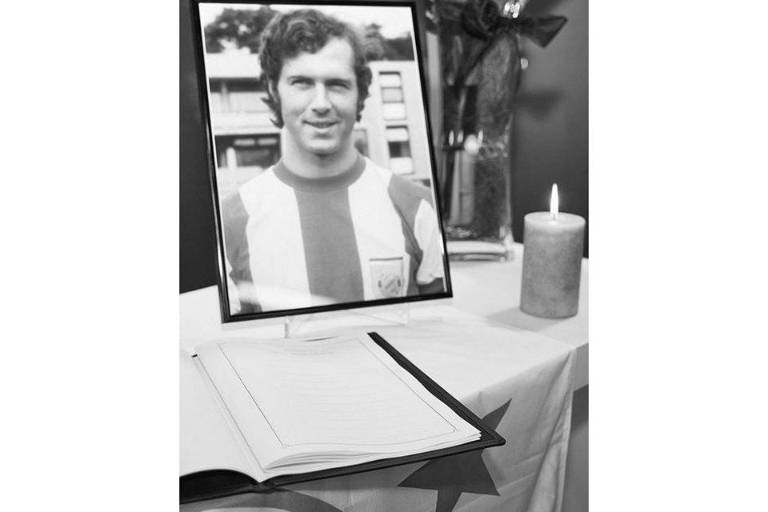 Franz Beckenbauer es enterrado cerca de tumba de su hijo