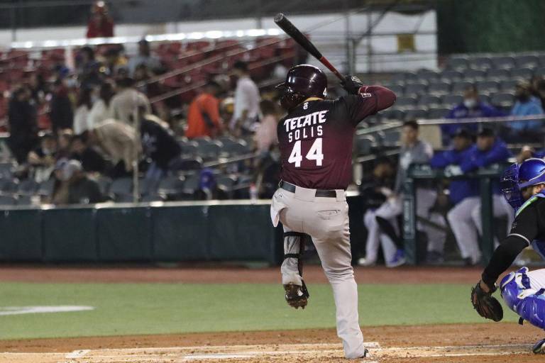 Charros de Jalisco deja tendidos a Tomateros de Culiacán para que la serie se iguale