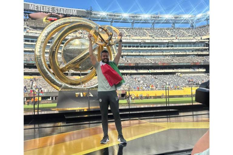 México celebra título del Chelsea, gracias a Bernardo Cueva