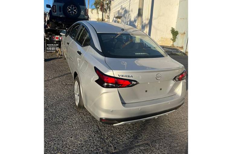 Recuperan en la Zona Dorada de Mazatlán auto del año robado en Jalisco