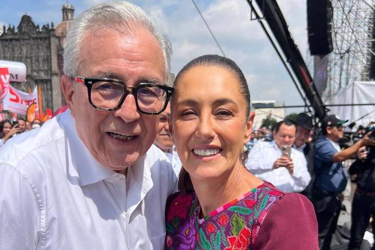 Acompaña Rocha Moya a Sheinbaum en su evento por un año de gobierno