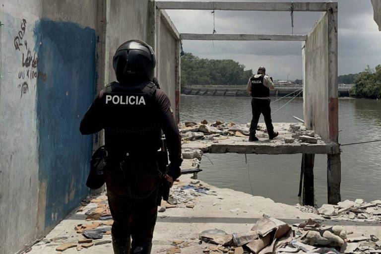 El mar tomado: pescadores sobreviven entre piratas, narcos y extorsiones en Ecuador