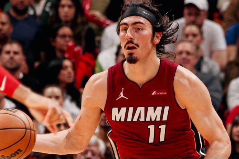 Jaquez Jr. brilla con 31 puntos y 10 rebotes para guiar al Heat a la victoria sobre Sixers