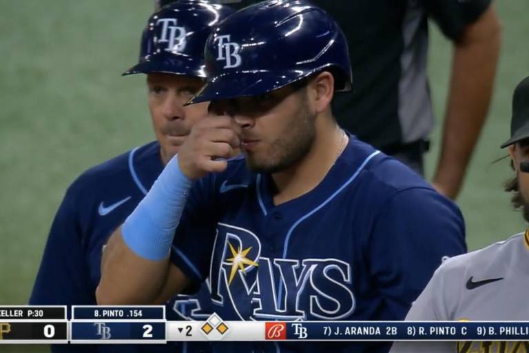 Mexicano Jonathan Aranda debuta en las Mayores produciendo carrera (VIDEO)