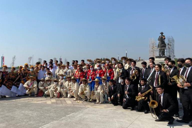 Participa la Banda Sinfónica Juvenil en el Aeropuerto Felipe Ángeles