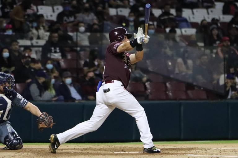 Tomateros de Culiacán remonta con jonrón de Víctor Mendoza y está cerca de la final de la LMP
