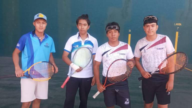 Los pelotaris tienen buena actuación.