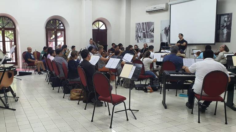 La ópera “Le Villi”, que se presentará este viernes 13 y sábado 14 de octubre en el Teatro Ángela Peralta, será un gran éxito, así lo augura el maestro Sergio Freeman, quien ya ensaya con la Camerata Mazatlán.