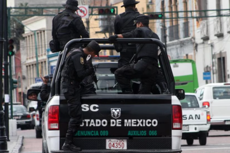 Detienen a alcaldesa y a 3 directores municipales de Seguridad en Edomex por ligas con crimen