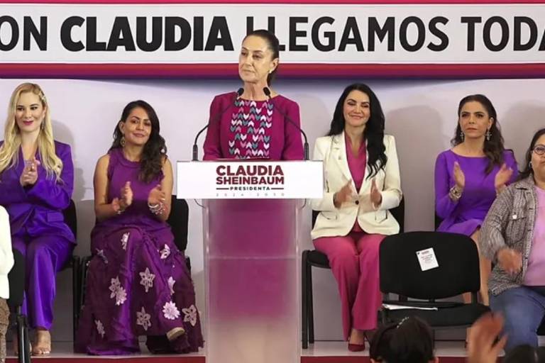 Recibe Sheinbaum el ‘Bastón de mando de las mujeres’