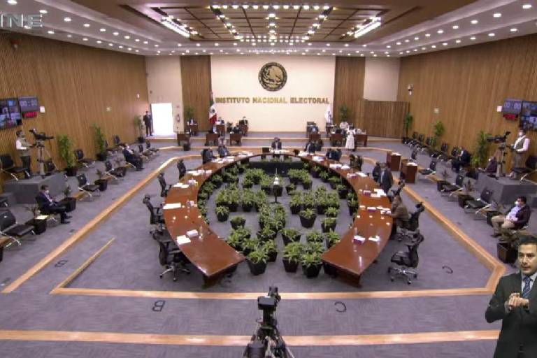 Mienten conservadores, no es debilitar al INE, dicen los 22 mandatarios de izquierda