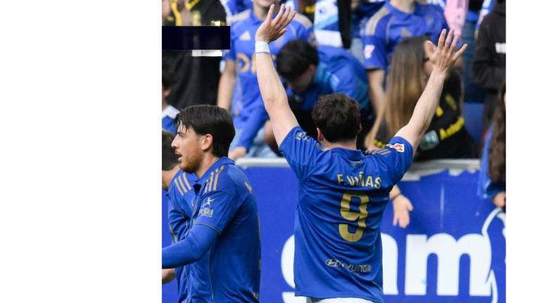 El delantero uruguayo marcó de cabeza el 1-0 en el Carlos Tartiere.