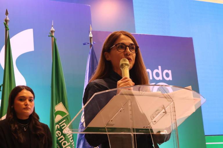Disfrutan de su graduación, los alumnos de primaria del Instituto Senda