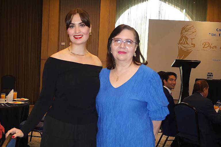 Con desayuno y conferencia, celebran abogados su día
