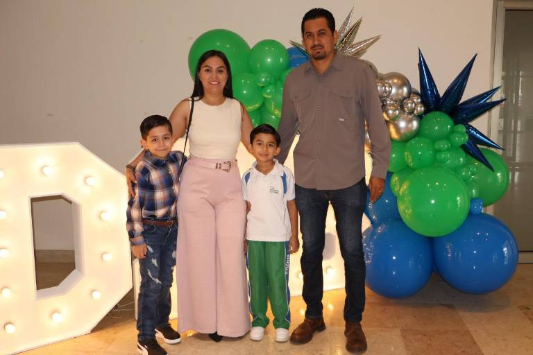 Celebran su graduación los pequeños de preescolar del Instituto Senda