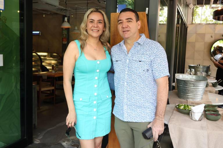 Celebran junto al chef Ignacio Osuna, el octavo aniversario del Villa Unión Brasa y Masa