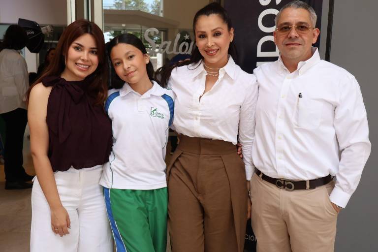 Disfrutan de su graduación, los alumnos de primaria del Instituto Senda