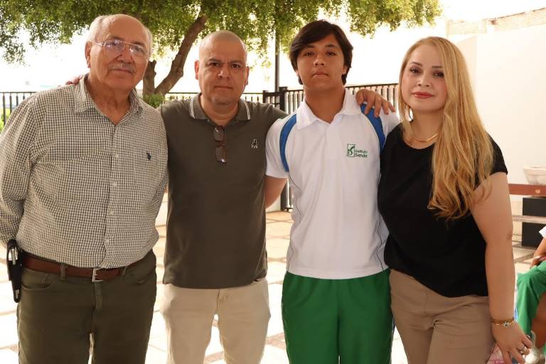 Con una misa, alumnos del Instituto Senda culminan su educación primaria