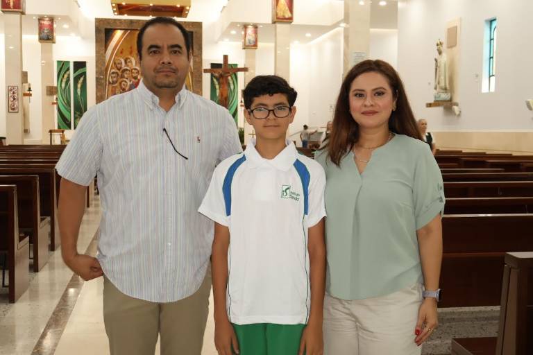 Con una misa, alumnos del Instituto Senda culminan su educación primaria