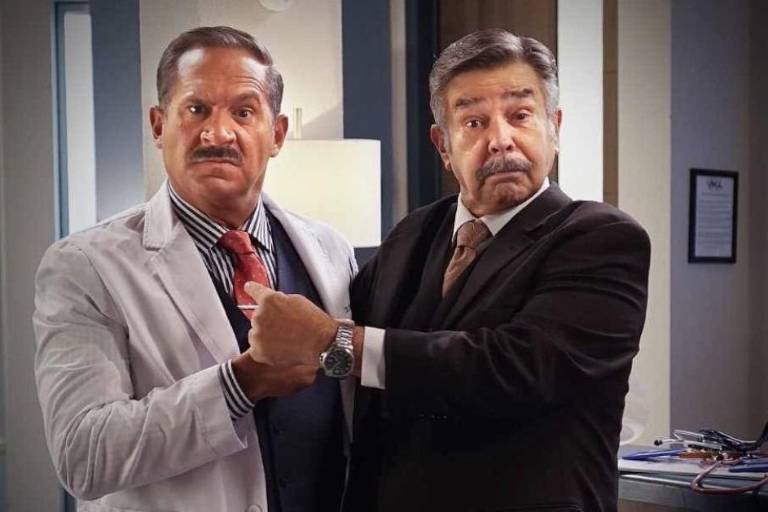 Destrozan en redes versión de ‘Dr. Cándido Pérez’ con Arath de la Torre